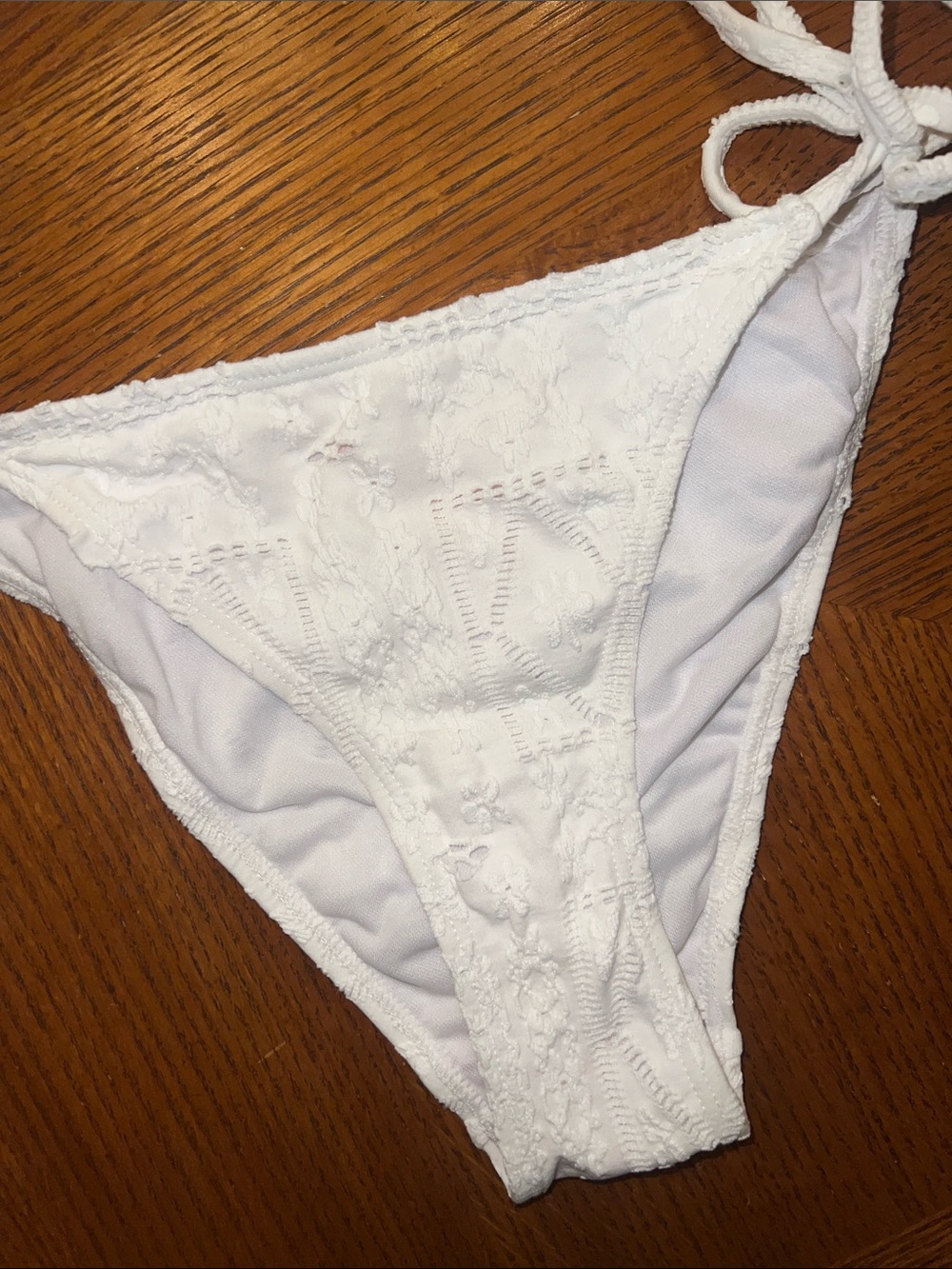 White Embroidered Tie-Side Bikini Bottom Size Medium. B36